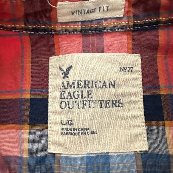American Eagle, men’s lg, vintage fit, button down collard short sleeve shirt - Picture 3 of 3